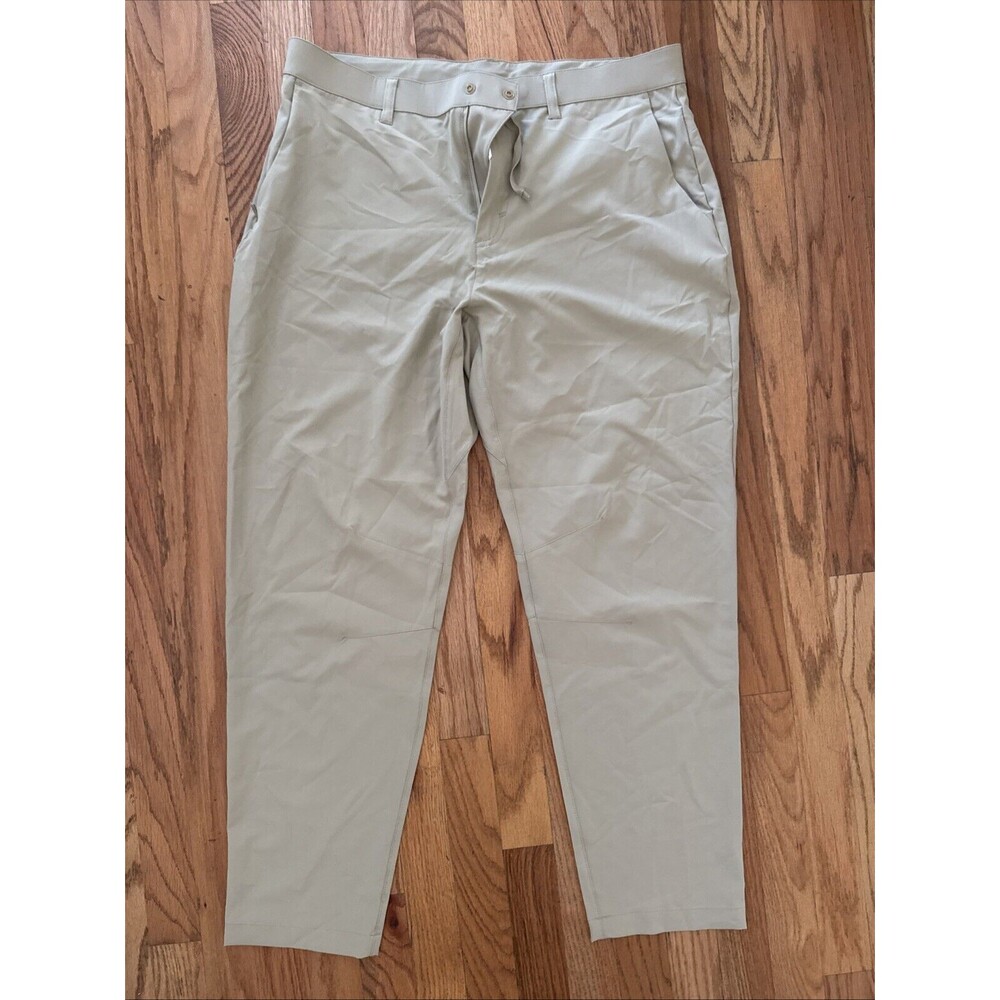 Fabletics The Only Pant Mens Large 34x29 Tan Classic Performance Stretch Golf